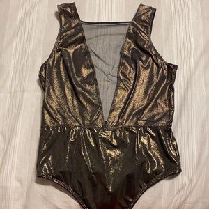 Bought it for New Years and never wore it.